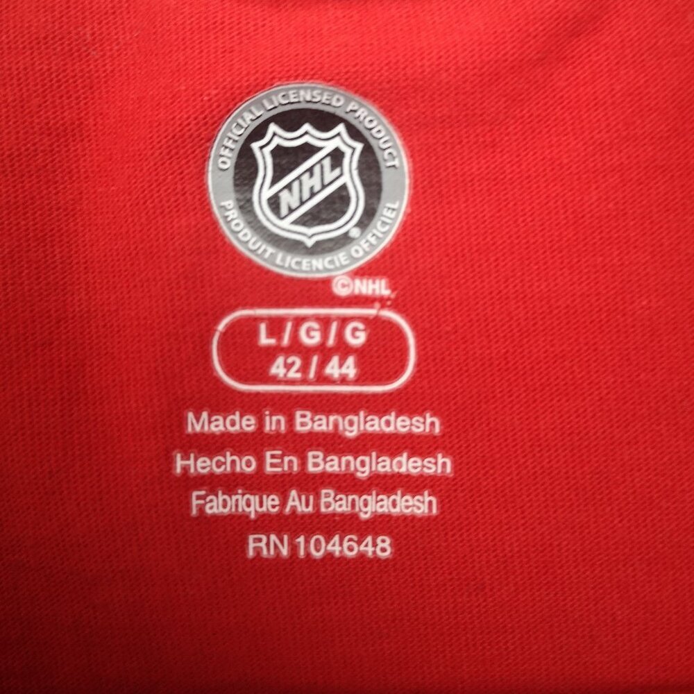 NHL Calgary Flames Hockey Men's Size Large (42-44) Red Short Sleeves T-shirt - Picture 3 of 9